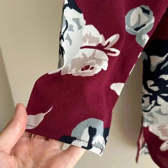 Mud Pie Floral Tunic with V-Neck Lace Up, Wine Berry Color Blouse, Size Small - Picture 6 of 16